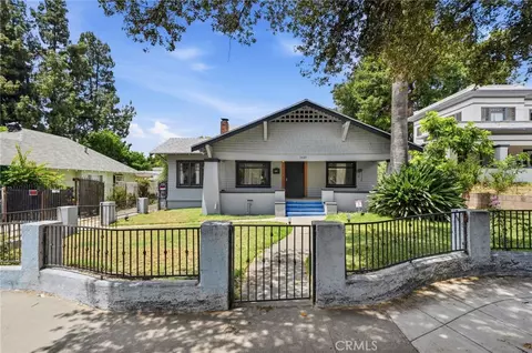 1098 N Marengo Ave, Pasadena, CA 91103