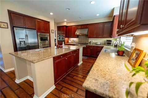 Kitchen - 5406 Duncaster Pl, Rancho Cucamonga, CA 91739 photo 4 of 5