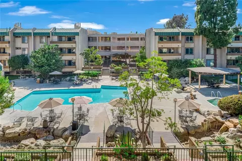 12141 Centralia St #320, Lakewood, CA 90715