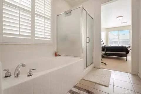 Bath - 984 Queen Annes, Beaumont, CA 92223 photo 1 of 2