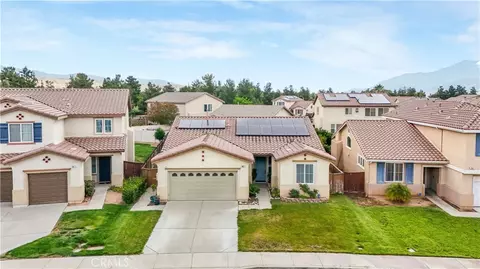 View/Area - 984 Queen Annes, Beaumont, CA 92223 photo 1 of 7