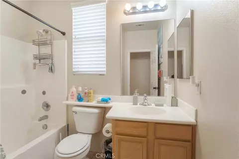 Bath - 984 Queen Annes, Beaumont, CA 92223 photo 2 of 2