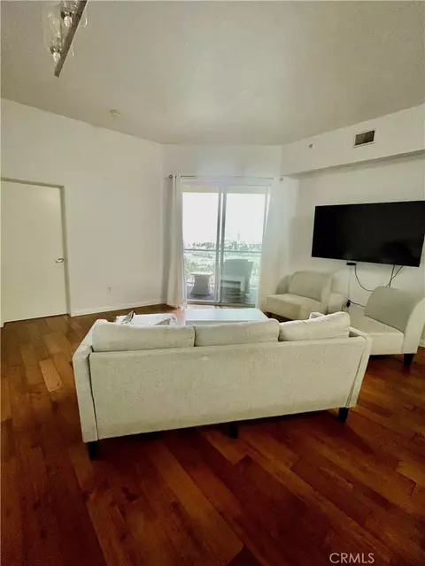 Living - 388 E Ocean Blvd #718, Long Beach, CA 90802 photo 1 of 4