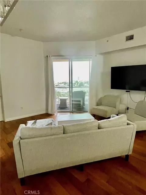 Living - 388 E Ocean Blvd #718, Long Beach, CA 90802 photo 2 of 4