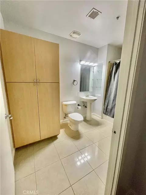 Bath - 388 E Ocean Blvd #718, Long Beach, CA 90802 photo 2 of 4
