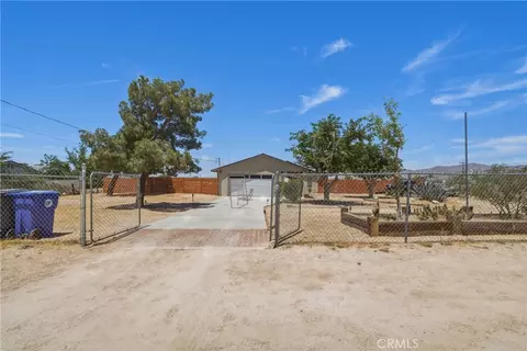 Exterior - 23560 Tussing Rnch, Apple Valley, CA 92308 photo 1 of 4