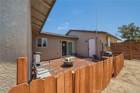 Exterior - 23560 Tussing Rnch, Apple Valley, CA 92308 photo 3 of 4