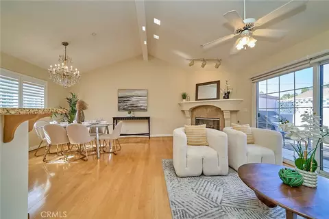 2503 Perkins Ln, Redondo Beach, CA 90278