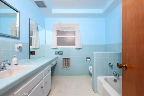 Bath - 7641 Nada St, Downey, CA 90242 photo 2 of 2