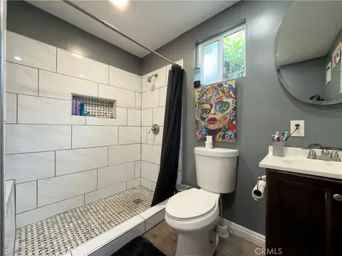 Bath - 1512 W 153rd, Compton, CA 90220 photo 4 of 5