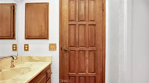 Bath - 9817 Sun Valley Dr, Montclair, CA 91763 photo 1 of 6