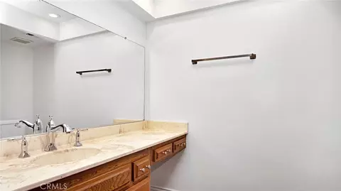 Bath - 9817 Sun Valley Dr, Montclair, CA 91763 photo 5 of 6