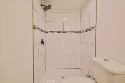 Bath - 2114 E Knopf, Compton, CA 90222 photo 6 of 6