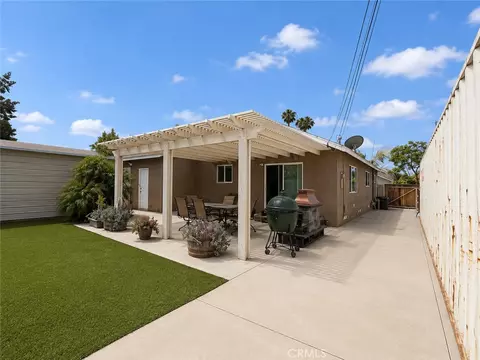 811 E Saint James Ave, Orange, CA 92865 photo 14