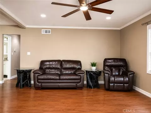 811 E Saint James Ave, Orange, CA 92865 photo 4