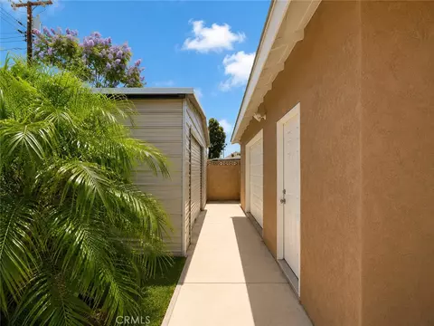811 E Saint James Ave, Orange, CA 92865 photo 18