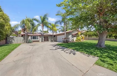 10937 Desert Sand Ave, Riverside, CA 92505