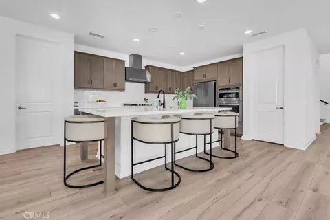 Kitchen - 18100 Tableau, Saugus, CA 91350 photo 1 of 2