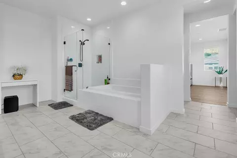 Entry Way - 18100 Tableau, Saugus, CA 91350 photo 4 of 4