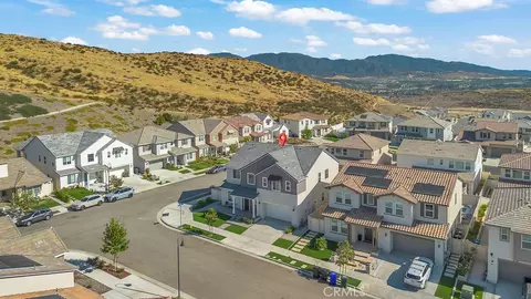 View/Area - 18100 Tableau, Saugus, CA 91350 photo 3 of 6