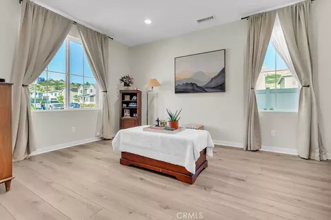 Living - 18100 Tableau, Saugus, CA 91350 photo 1 of 1