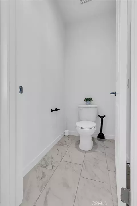 Bath - 18100 Tableau, Saugus, CA 91350 photo 4 of 5