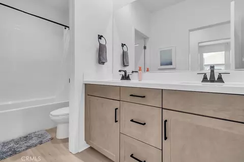 Bath - 18100 Tableau, Saugus, CA 91350 photo 3 of 5
