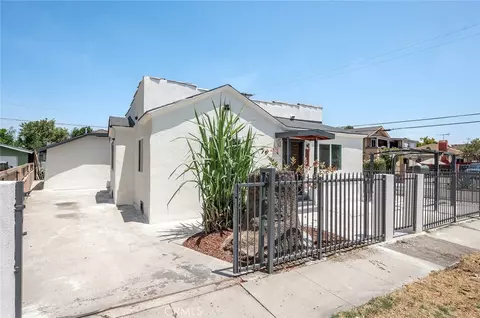 Exterior - 13409 S Largo Ave, Compton, CA 90222 photo 10 of 11