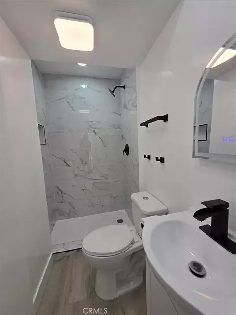 Bath - 6130 Birch St, Simi Valley, CA 93063 photo 2 of 6