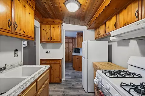 32800 Willow, Running Springs, CA 92382 photo 9