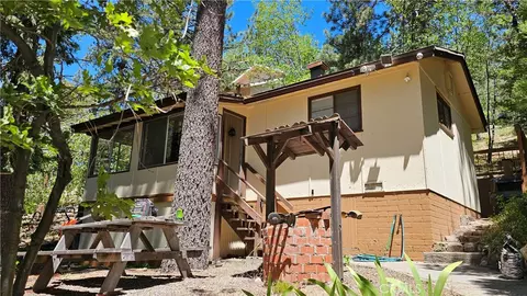32800 Willow, Running Springs, CA 92382