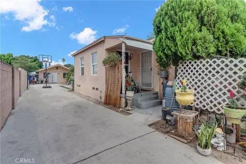 7745 Radford, North Hollywood, CA 91605