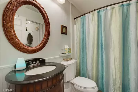 Bath - 4623 E 4th #6, Long Beach, CA 90814 photo 1 of 2