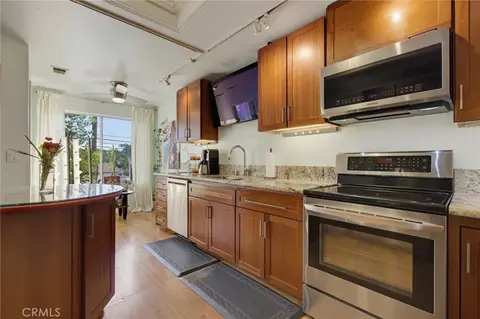 Kitchen - 4623 E 4th #6, Long Beach, CA 90814 photo 1 of 4