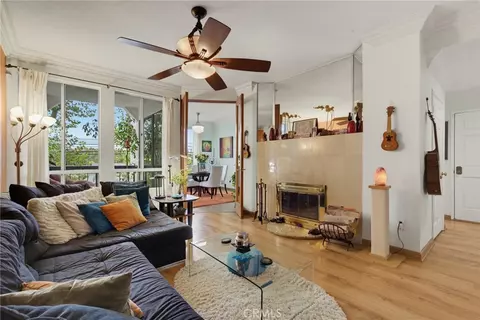 Living - 4623 E 4th #6, Long Beach, CA 90814 photo 2 of 3