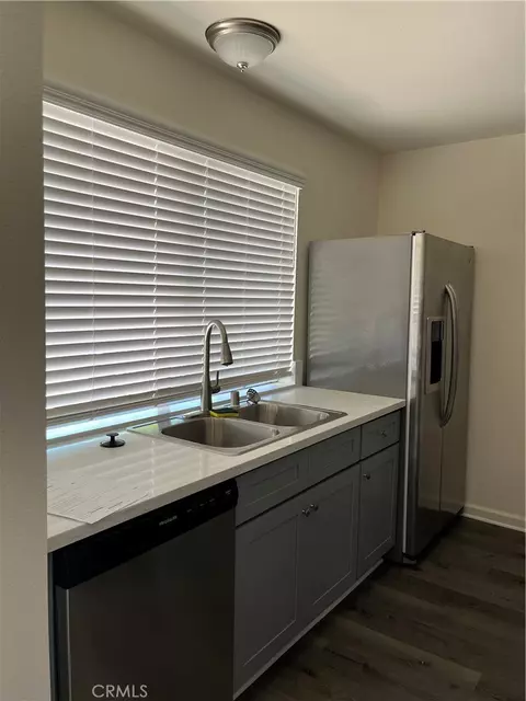 Kitchen - 15860 Kasota, Apple Valley, CA 92307 photo 2 of 4