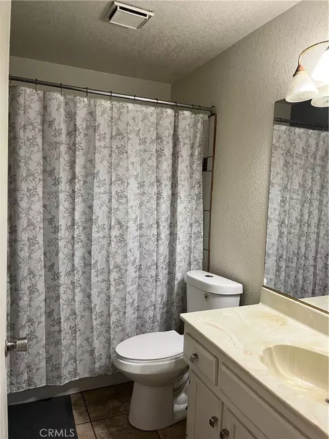 Bath - 15860 Kasota, Apple Valley, CA 92307 photo 4 of 4