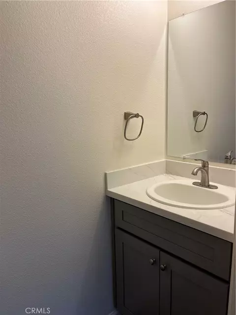 Bath - 15860 Kasota, Apple Valley, CA 92307 photo 3 of 4