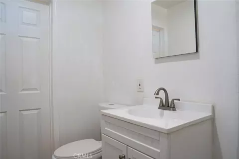 Bath - 1664 Oak, Placentia, CA 92870 photo 2 of 2