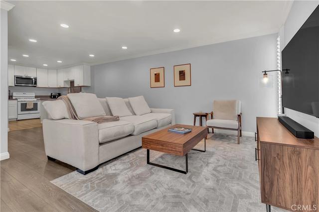 1086 Cabrillo Park Dr #D, Santa Ana, CA 92701