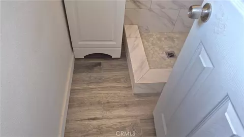 Bath - 3661 Seabright Ave, Long Beach, CA 90810 photo 3 of 7
