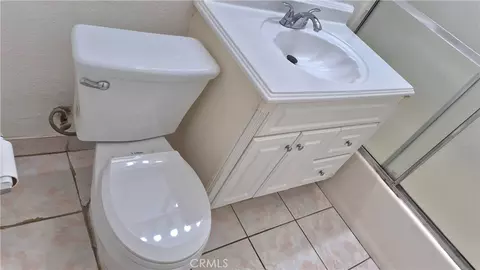 Bath - 3661 Seabright Ave, Long Beach, CA 90810 photo 7 of 7