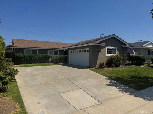 22537 Paraguay Dr, Saugus, CA 91350