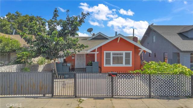 908 W 57th St, Los Angeles, CA 90037