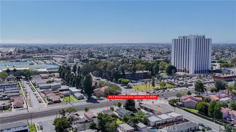 View/Area - 512 S Willowbrook Ave, Compton, CA 90220 photo 3 of 8