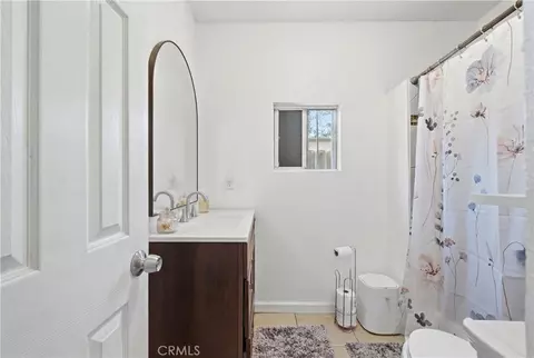 Bath - 512 S Willowbrook Ave, Compton, CA 90220 photo 1 of 2