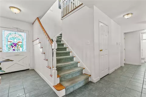 Entry Way - 2691 Grayson Ct, Simi Valley, CA 93065 photo 2 of 3