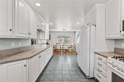 Kitchen - 2691 Grayson Ct, Simi Valley, CA 93065 photo 3 of 5