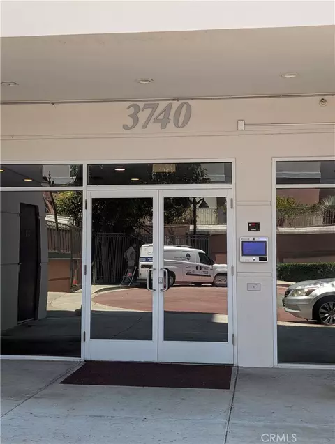 3740 Santa Rosalia, Los Angeles, CA 90008