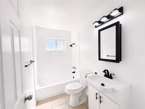 Bath - 1216 E 56th, Long Beach, CA 90805 photo 4 of 4